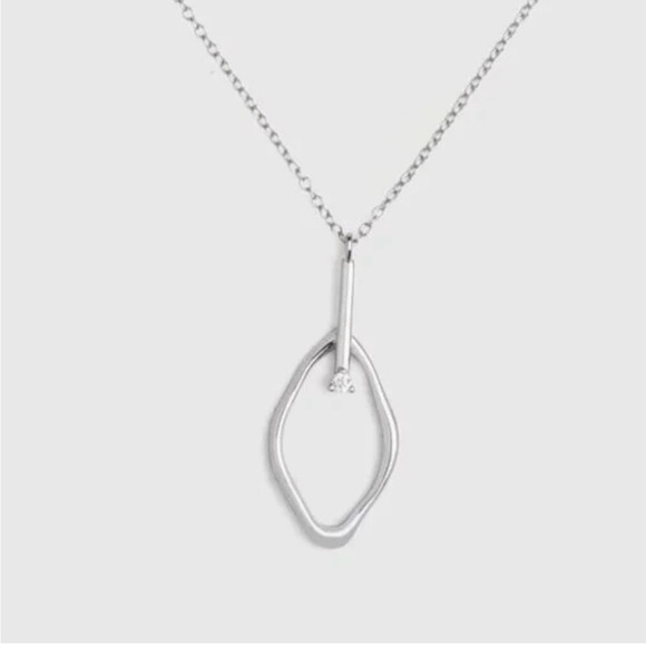 no Jewelry - Elegant 925 Silver Pendant Necklace with CZ stone